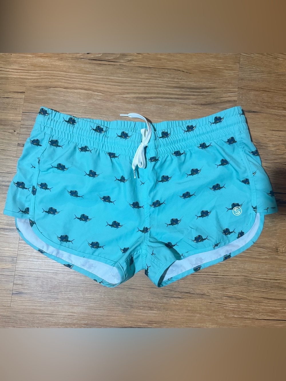 Women’s Aqua Manta Ray Print Athletic Shorts
